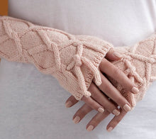 Load image into Gallery viewer, A pair of cabled gloves that are so beautiful.