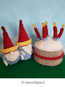 Photo of Gnoah and Gnaomi (gnomes) knit in RCY Epic. They're celebrating Queen Victoria's birthday with crowns and cake. Visit "smoothpurl" on Ravelry to see more photos.